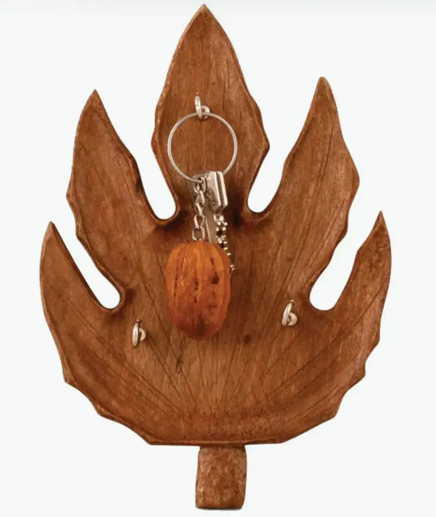 Walnut Wood Small Chinar Key Hanger