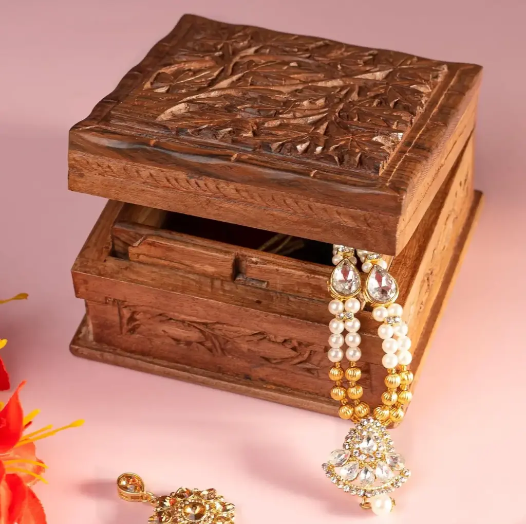 Walnut wood Square Jewellery box with Maple leaves carving on top