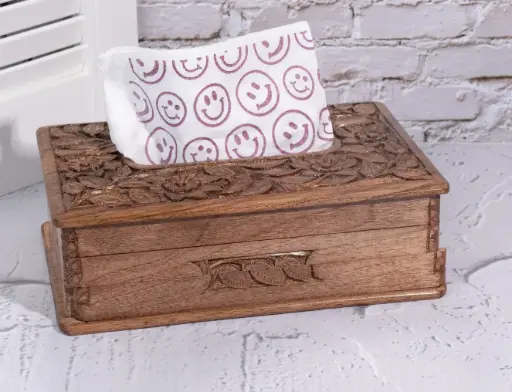 Very Exclusive Walnut Wood carved Tissue / Napkin Box